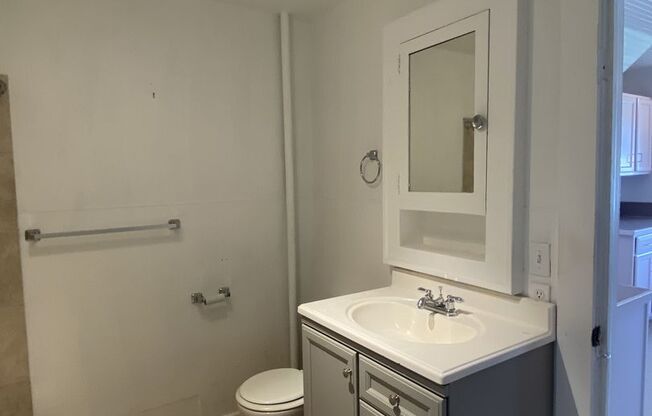 3 beds, 1 bath, $1,700