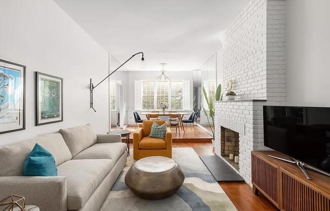 159 W 13 ST