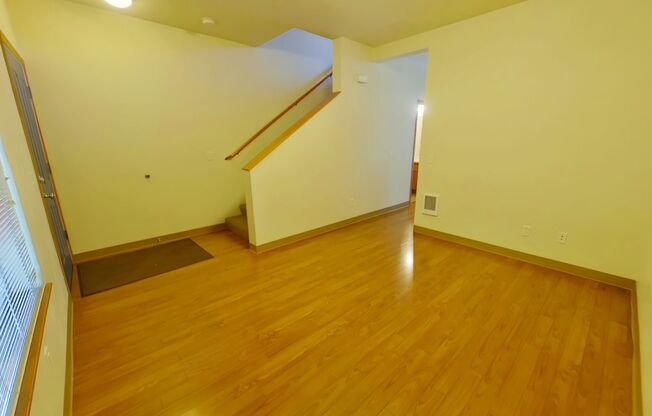 2 beds, 1.5 baths, $1,675, Unit 6