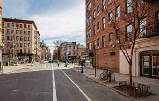 300 W 21 ST