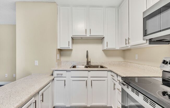 1 bed, 1 bath, 450 sqft, $1,832, Unit Unit 015