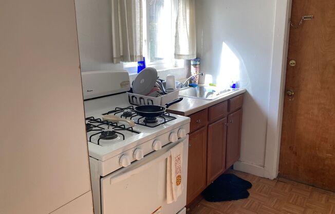 2 beds, 1 bath, $1,500, Unit 1A