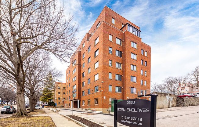 2 beds, 2 baths, 886 sqft, $1,793, Unit 604