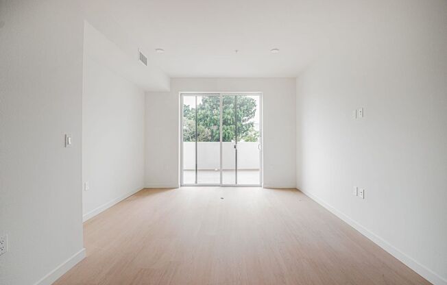 1 bed, 1 bath, 611 sqft, $2,905, Unit 214