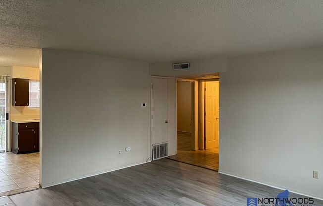 2 beds, 1 bath, $1,350, Unit UNIT # 2