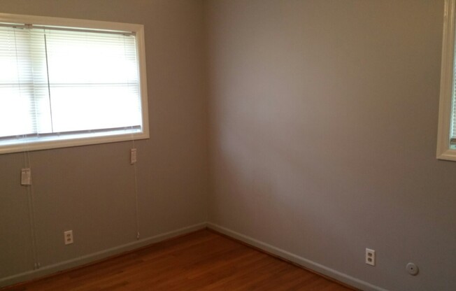 3 beds, 1 bath, $1,250