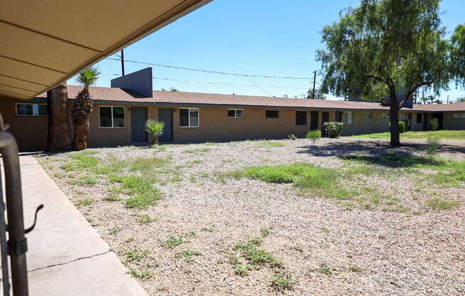 3701 N 9 PL