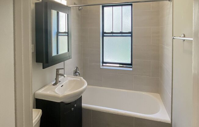 1 bed, 1 bath, 590 sqft, $1,875, Unit 1946-1O