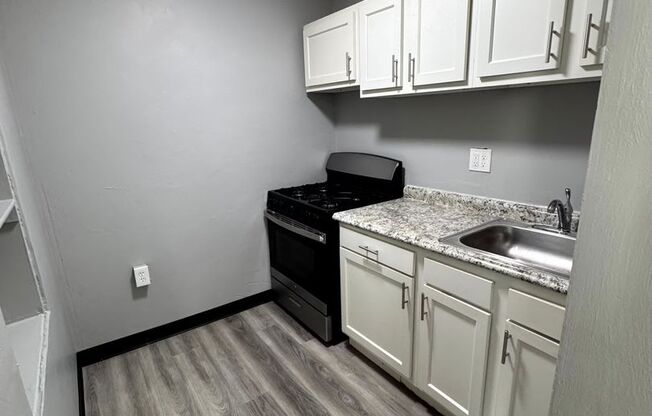 2 beds, 1 bath, $995