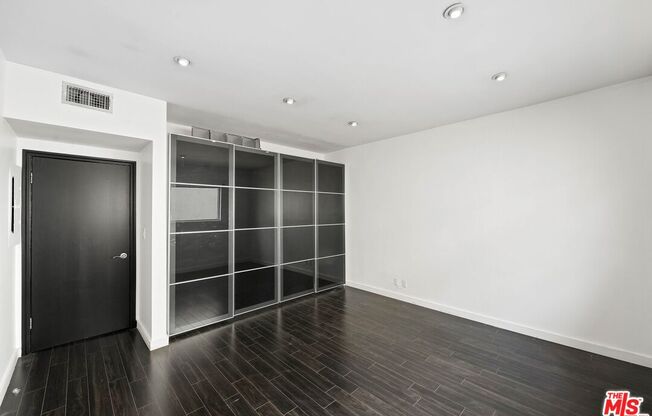 825 LE DOUX RD