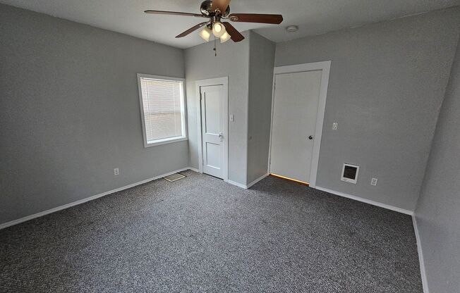 3 beds, 2 baths, $1,650