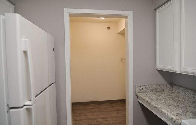 2 beds, 1 bath, 976 sqft, $945, Unit 107