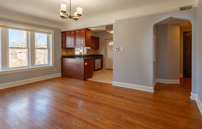 5726 N MOZART