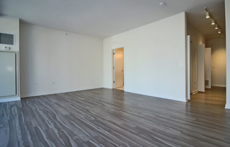 125 W CHICAGO