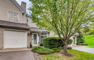 2BR Woodbury Townhome with flexible lease term!