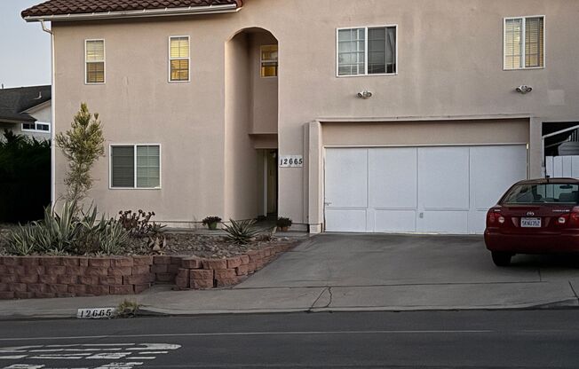 6 Bedroom 4 baths Granite Kitchen Executive Home For $6900