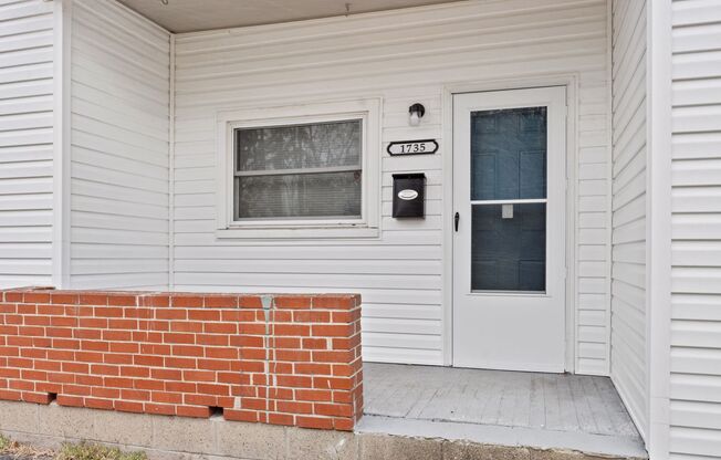 3 beds, 1 bath, $1,295