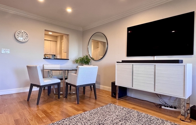 1 bed, 1 bath, 726 sqft, $4,000, Unit 9K