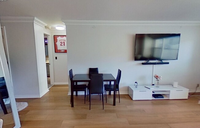 1 bed, 1 bath, 740 sqft, $3,400, Unit 10R
