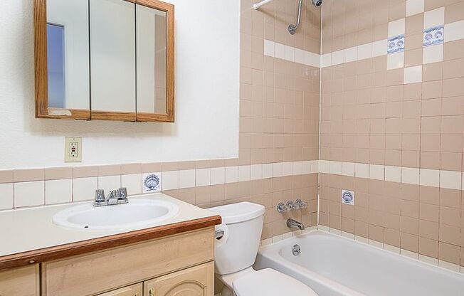 Studio, 1 bath, 400 sqft, $1,095, Unit B09