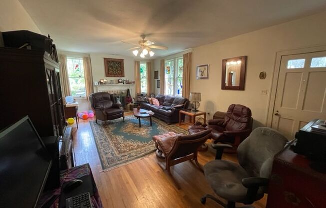 Fantastic 4 Bedroom House Near Law School