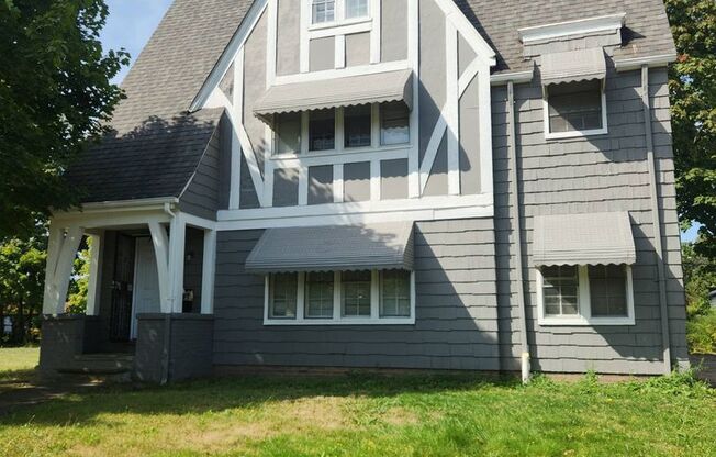 3372 Colwyn Rd