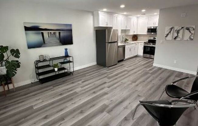 3 beds, 2 baths, 950 sqft, $1,895, Unit 13