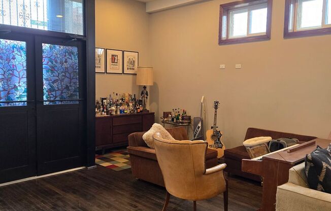 2422-24 W. Fullerton LLC