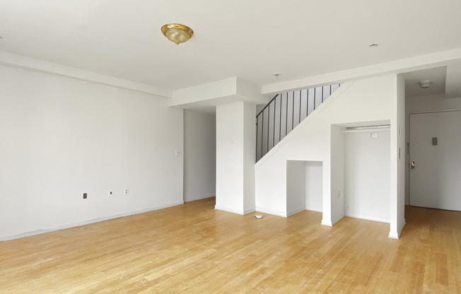 107 E 102 ST