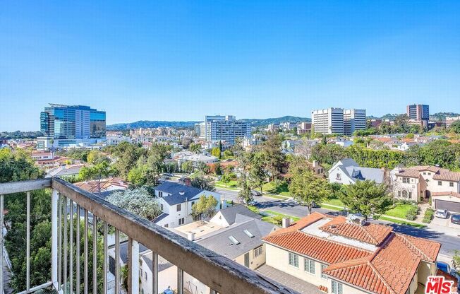 1 bed, 1.5 baths, 929 sqft, $4,100, Unit 909