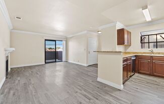 Las Vegas Strip Nearby / Gated 2nd Floor Condo