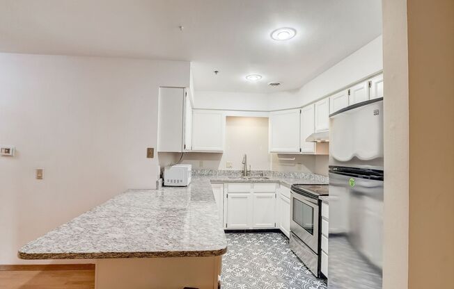 2 beds, 1 bath, $1,750, Unit Unit 21