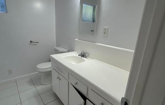 1 bed, 1 bath, 750 sqft, $1,975, Unit 3