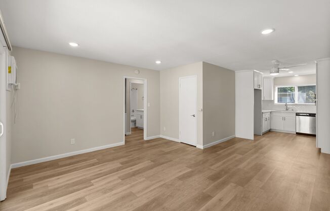 2 beds, 2 baths, 950 sqft, $2,500, Unit 202