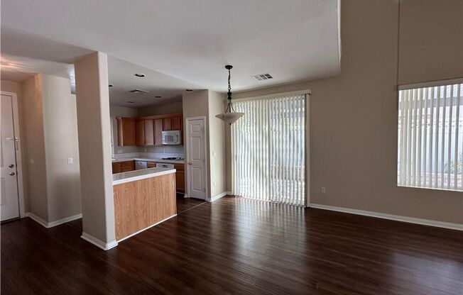 3 beds, 2.5 baths, $1,895