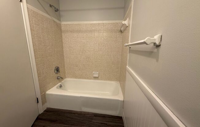 2 beds, 2 baths, 1,150 sqft, $2,050, Unit 65-B16