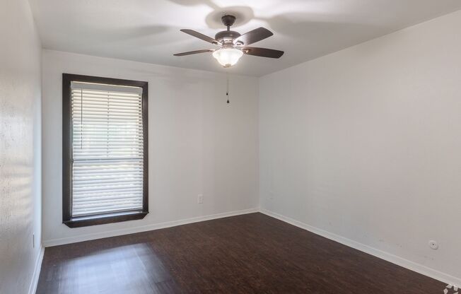 2 beds, 2 baths, 838 sqft, $1,370, Unit 1002