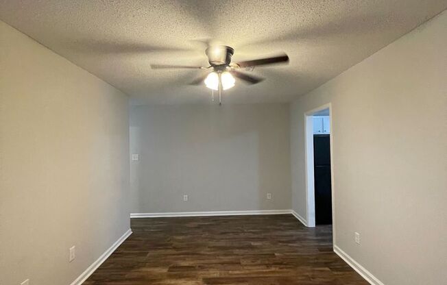 2 beds, 1 bath, $1,025