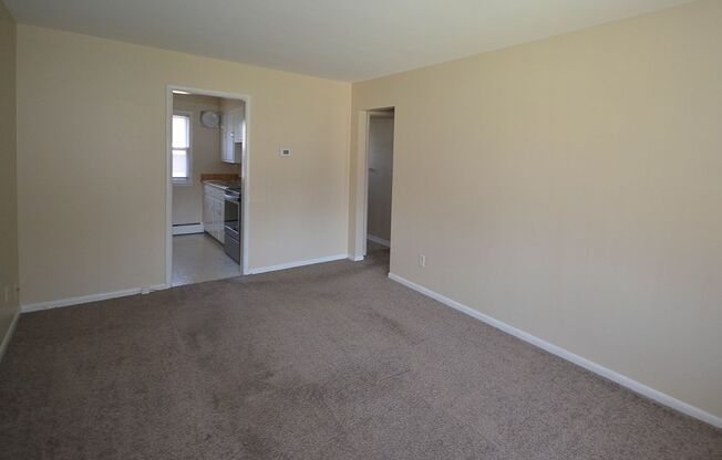 2 beds, 1 bath, $899