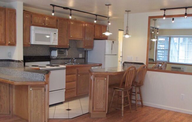 1 bed, 1 bath, 550 sqft, $1,545, Unit 680-216