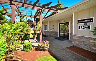 Maple Pointe Clubhouse Exterior Arbor & Landscaping