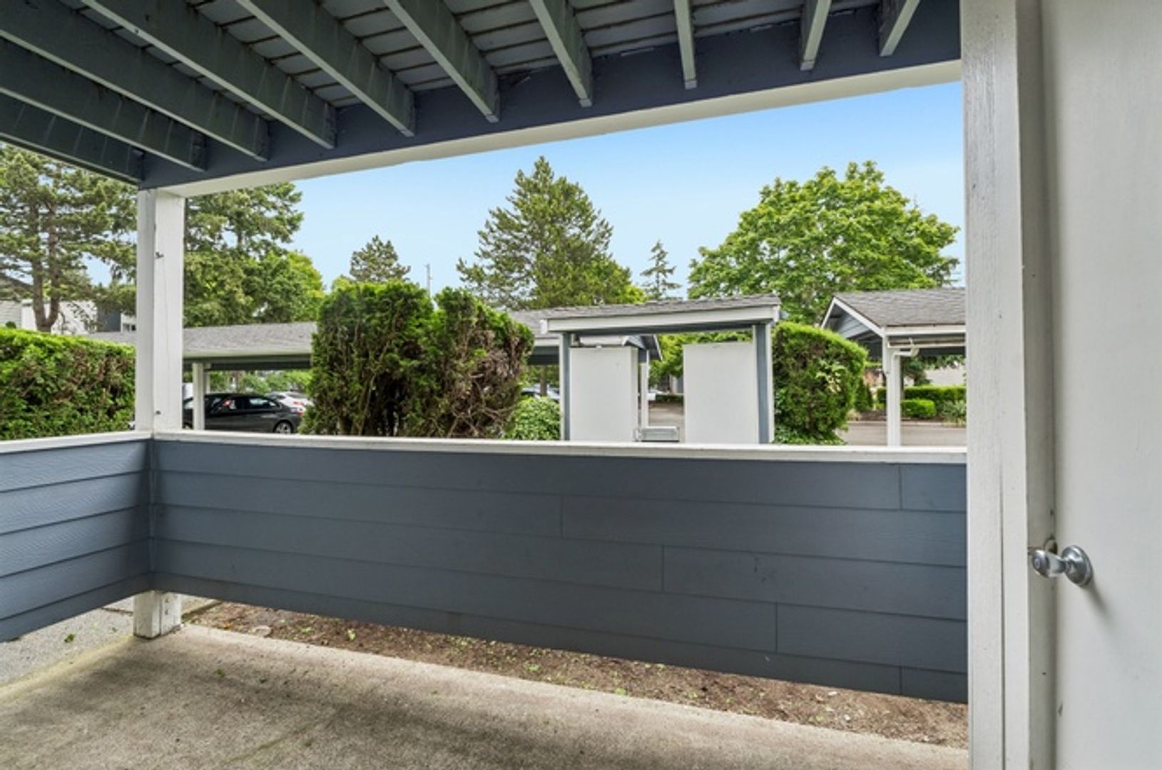 Ground Floor 1 Bedroom Featuring Des Moines Convenience