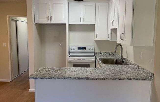 21701-21715-21727 Parthenia St Canoga Park, CA 91304