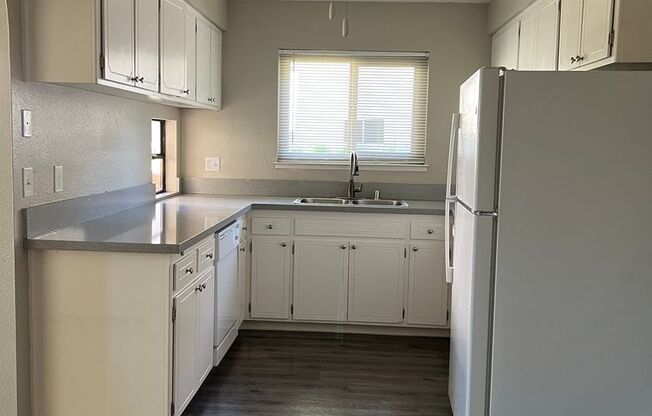 2 beds, 2 baths, 950 sqft, $1,600, Unit 85