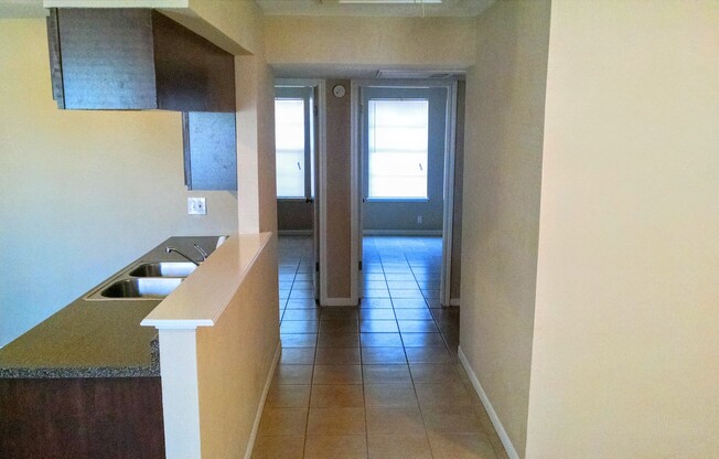 2 beds, 1 bath, 790 sqft, $1,150, Unit Apt 3