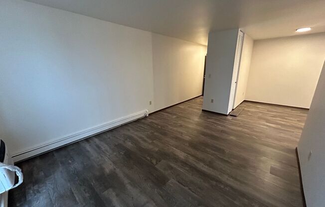 1 bed, 1 bath, $1,055, Unit 54