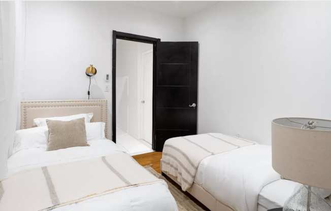 21 W 106 ST
