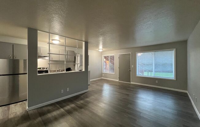 1 bed, 1 bath, 550 sqft, $1,100, Unit 11