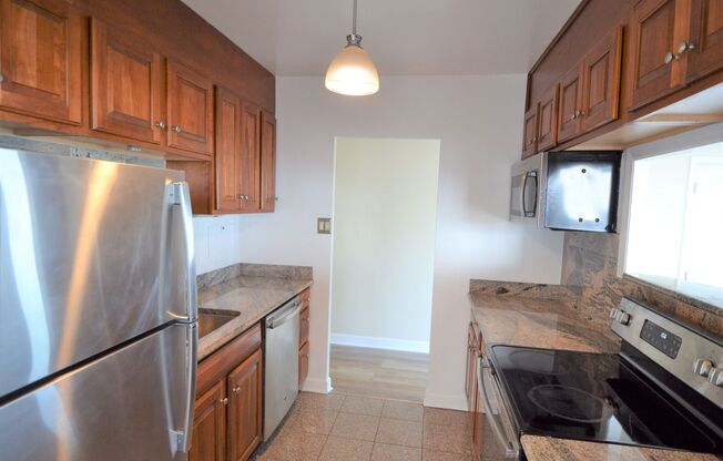 3 beds, 2 baths, 1,500 sqft, $3,925, Unit 418-1405