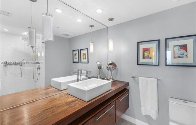 3 beds, 2 baths, 1,792 sqft, $7,500, Unit 335 S Biscayne # 2309